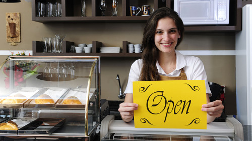 Девушка открыла булочную