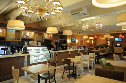 Помещение небольшой кофейни