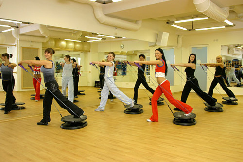 Люди занимаются споротом