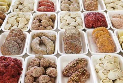 Мясные полуфабрикаты в лотках