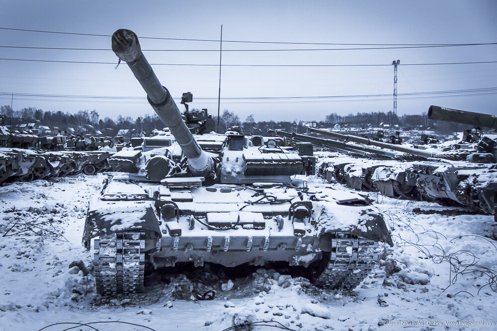 Колонна танков Т-80