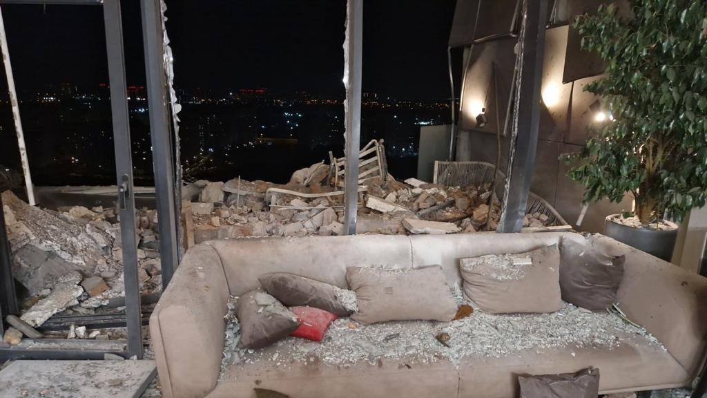 Разрушение дома в Киеве впоследствии работы ПВО